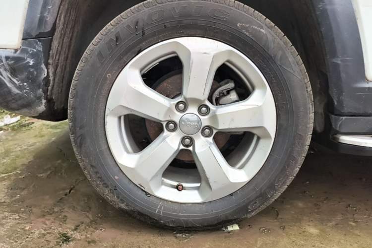 Used Jeep Compass 2019 200T Automatic Family Edition - Connected Large Screen Version Right Rear Wheel Hub