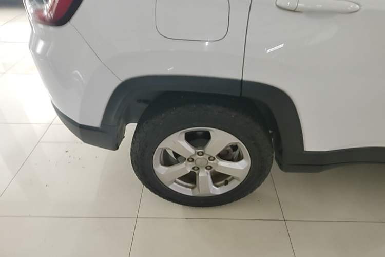 Used Jeep Compass 2019 220T Automatic Family Edition Right Rear Wheel Hub
