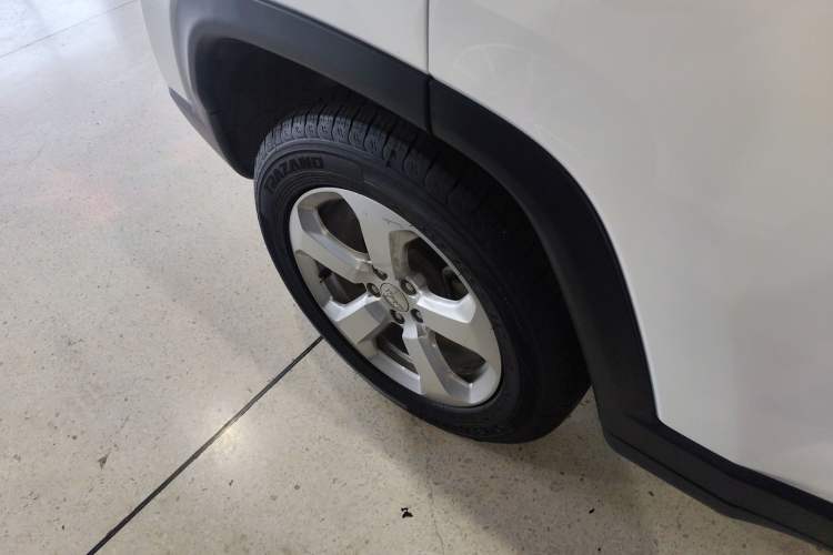 Used Jeep Compass 2019 220T Automatic Family Edition Right Rear Wheel Hub