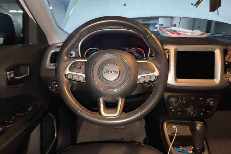 Used Jeep Compass 2019 200T Automatic Family Edition - Connected Large Screen Version Steering Wheel