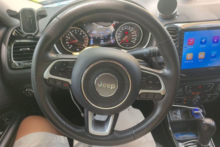 Used Jeep Compass 2019 220T Automatic Family Edition Steering Wheel