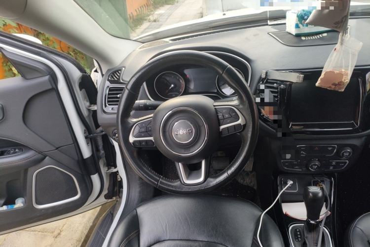 Used Jeep Compass 2019 220T Automatic Family Edition Steering Wheel