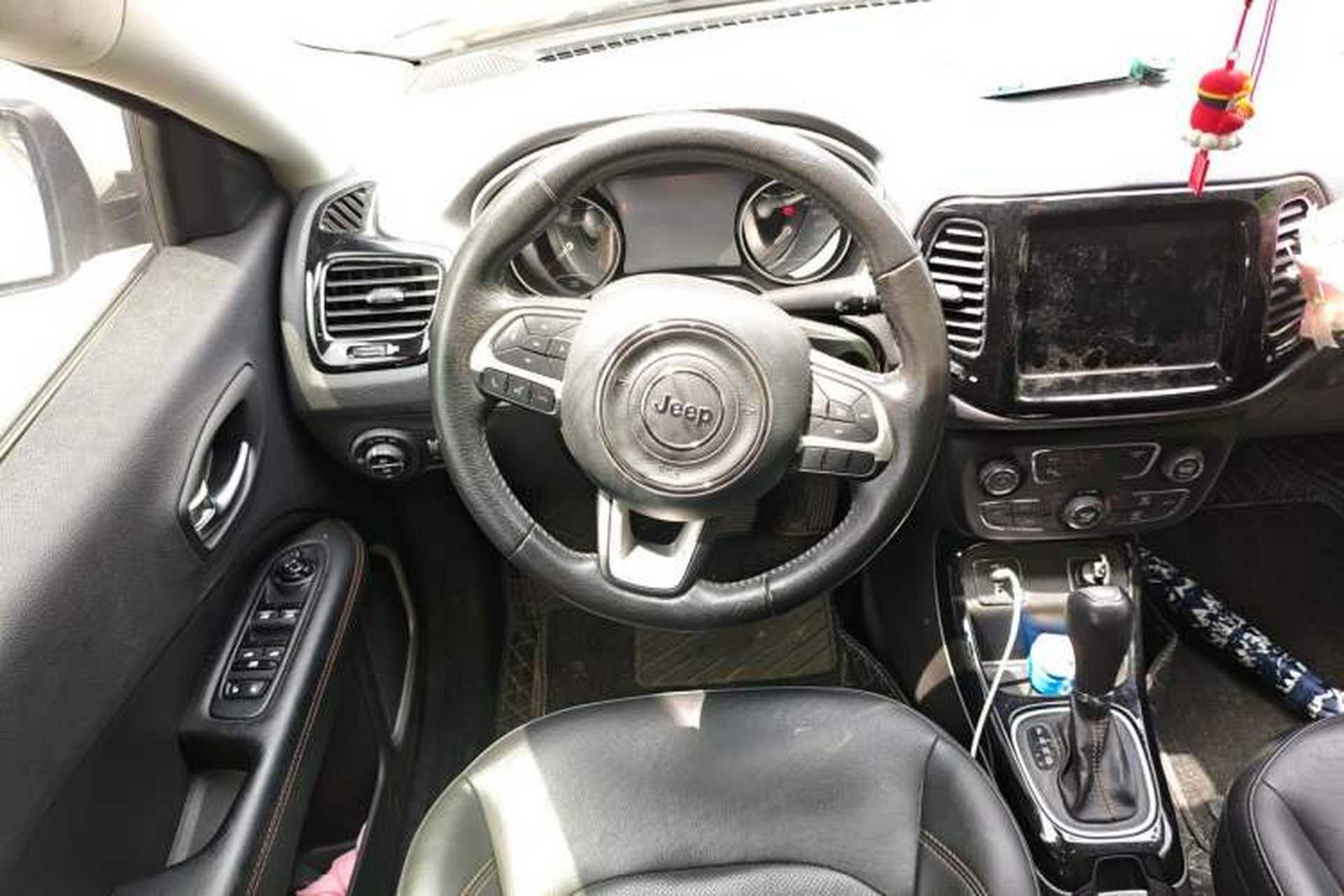 Used Jeep Compass 2019 220T Automatic Family Edition Steering Wheel