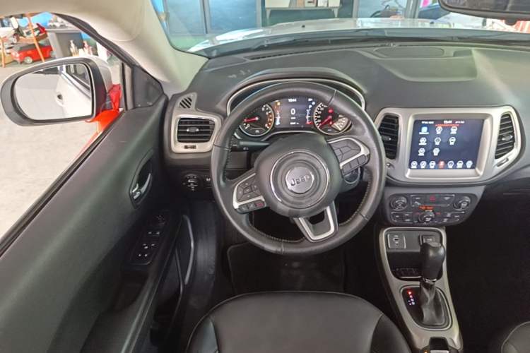 Used Jeep Compass 2019 200T Automatic Family Edition - Connected Large Screen Version Steering Wheel