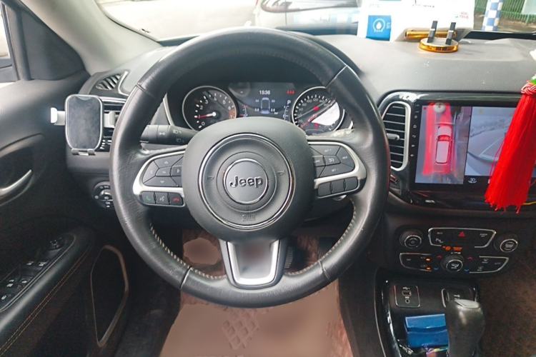 Used Jeep Compass 2019 220T Automatic Family Edition Steering Wheel