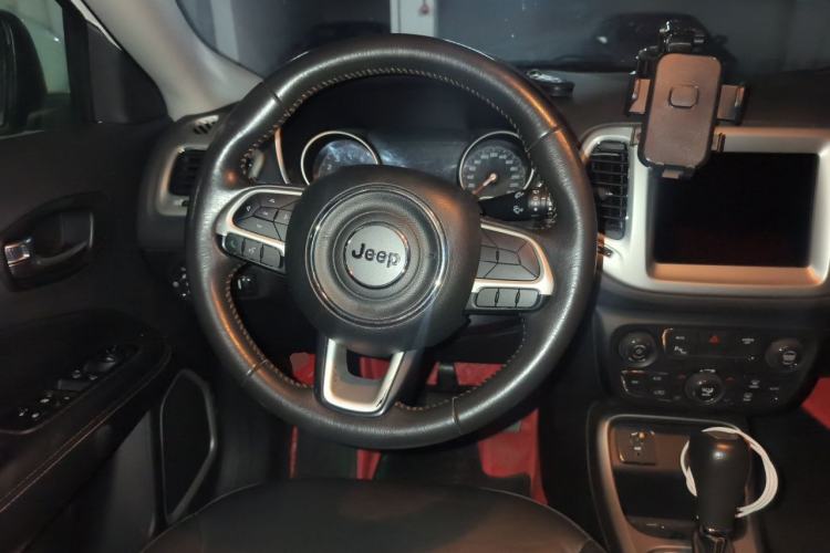 Used Jeep Compass 2019 200T Automatic Family Edition - Connected Large Screen Version Steering Wheel