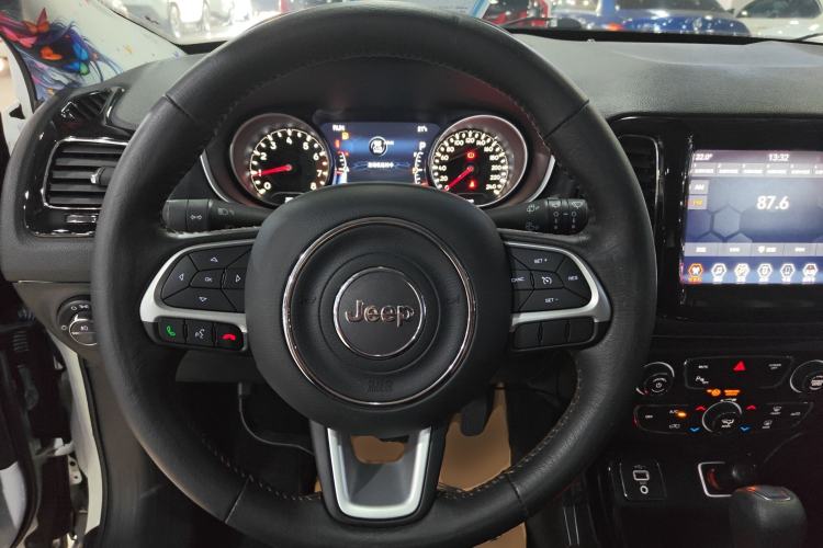 Used Jeep Compass 2019 220T Automatic Family Edition Steering Wheel