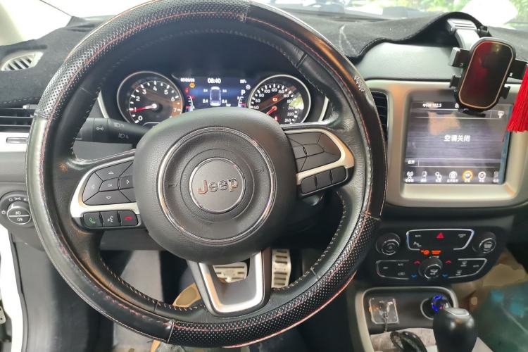Used Jeep Compass 2019 200T Automatic Family Edition - Connected Large Screen Version Steering Wheel