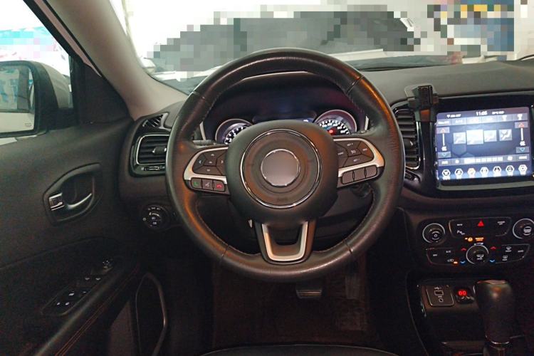 Used Jeep Compass 2019 220T Automatic Family Edition Steering Wheel