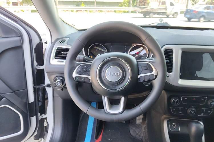 Used Jeep Compass 2019 220T Automatic Enjoyment Version Steering Wheel