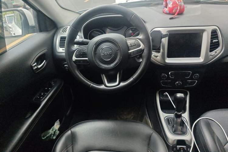 Used Jeep Compass 2019 200TS Automatic Premium - Connected Large Screen Version Steering Wheel