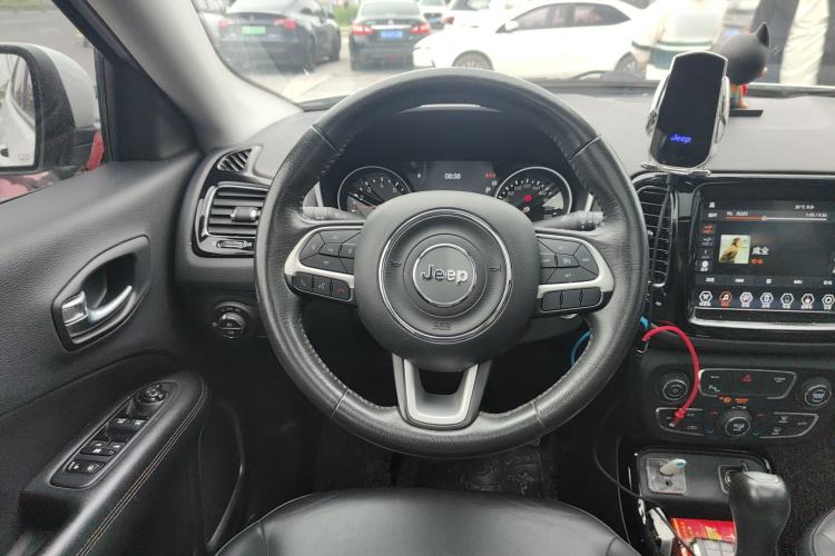 Used Jeep Compass 2019 220T Automatic Family Edition Steering Wheel