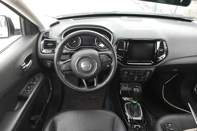 Used Jeep Compass 2019 220T Automatic Night Eagle Edition Steering Wheel