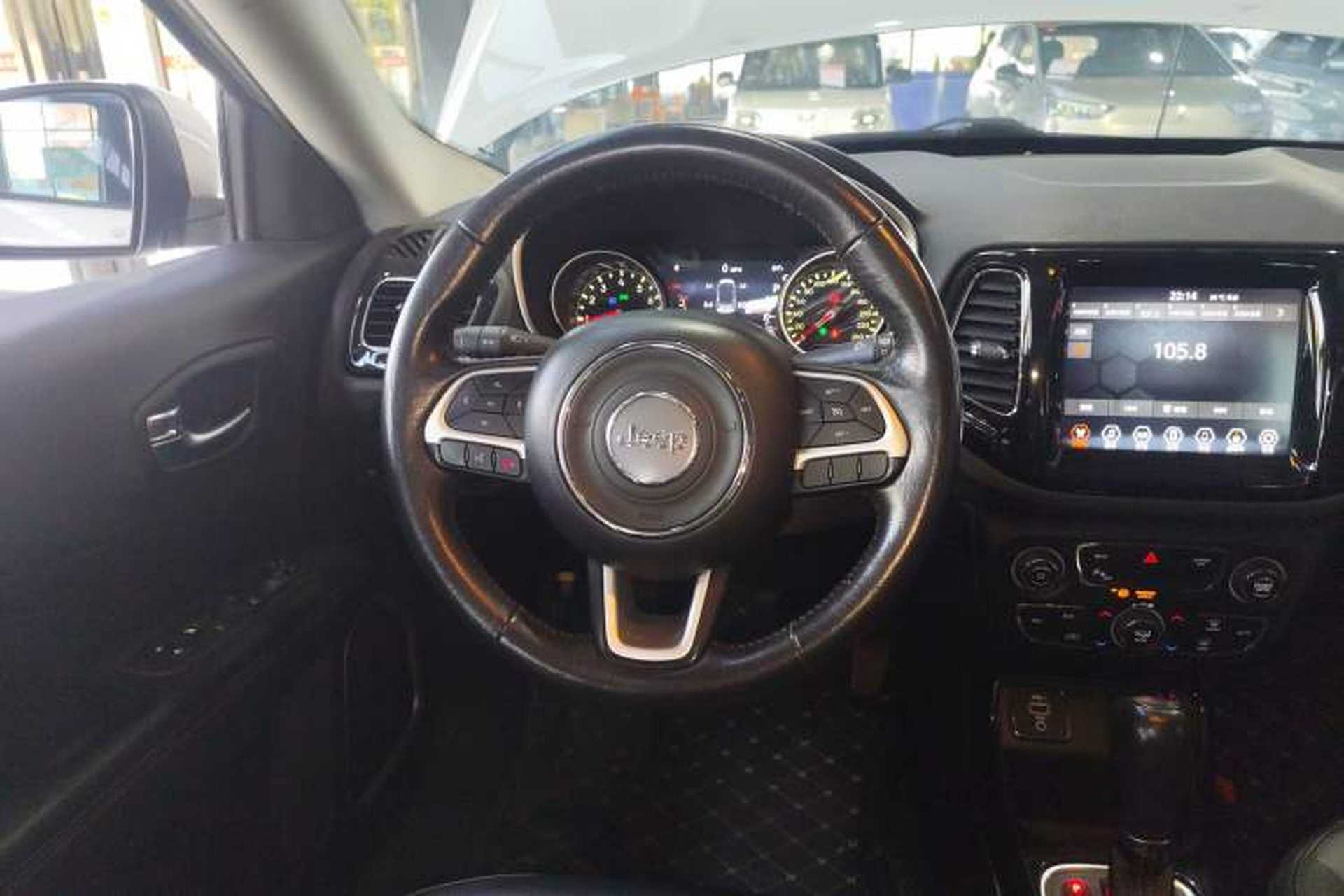 Used Jeep Compass 2019 220T Automatic Family Edition Steering Wheel