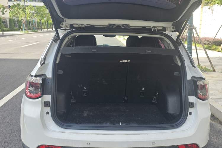Used Jeep Compass 2019 200T Automatic Family Edition - Connected Large Screen Version Trunk