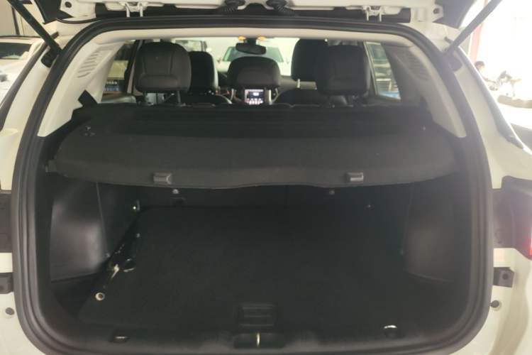 Used Jeep Compass 2019 200T Automatic Family Edition - Connected Large Screen Version Trunk