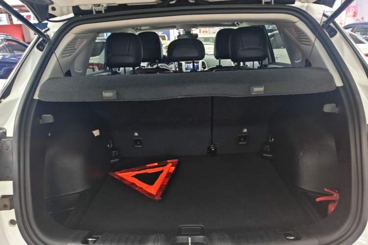 Used Jeep Compass 2019 220T Automatic Enjoyment Version Trunk