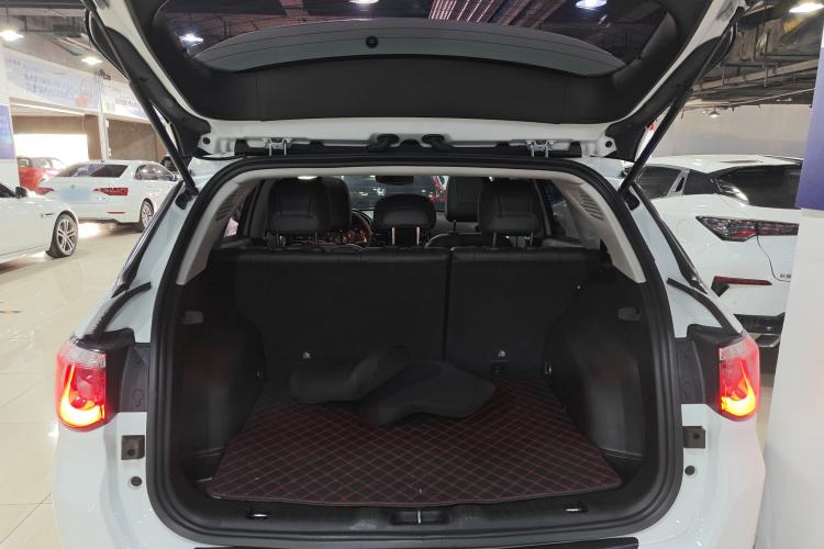 Used Jeep Compass 2019 220T Automatic Family Edition Trunk