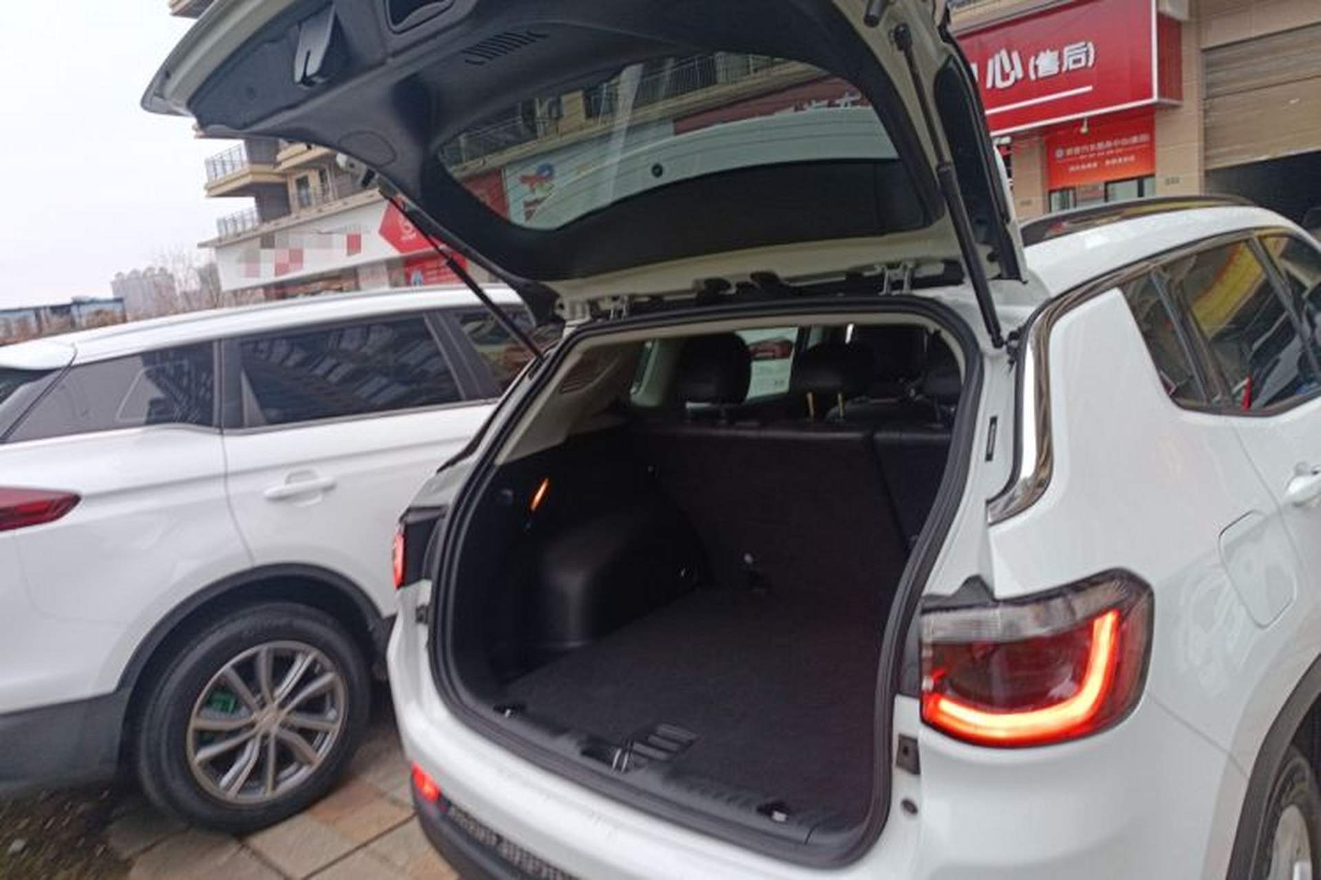 Used Jeep Compass 2019 220T Automatic Family Edition Trunk
