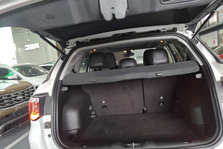 Used Jeep Compass 2019 220T Automatic Family Edition Trunk