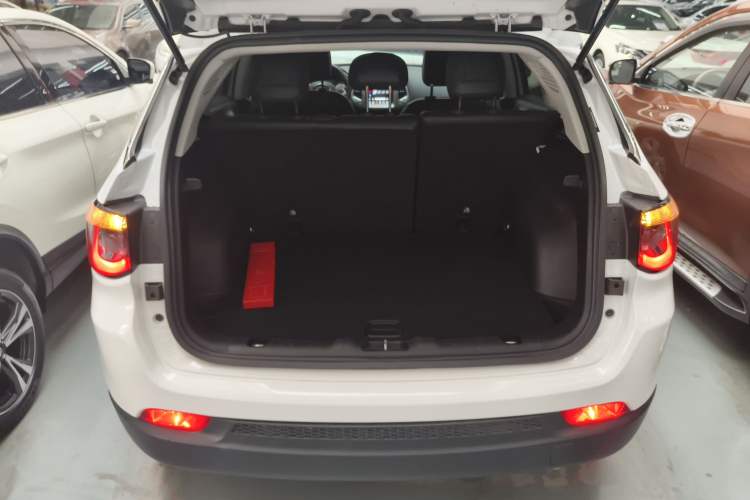 Used Jeep Compass 2019 220T Automatic Enjoyment Version Trunk
