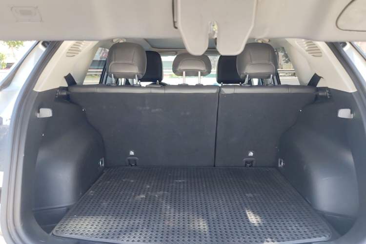 Used Jeep Compass 2019 220T Automatic Enjoyment Version Trunk