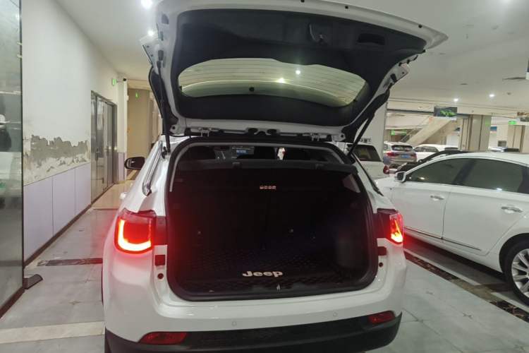 Used Jeep Compass 2019 220T Automatic Family Edition Trunk