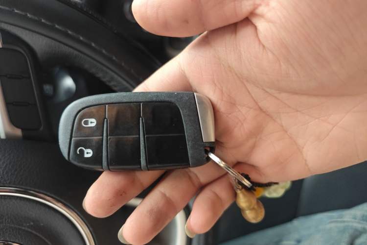 Used Jeep Compass 2019 200T Automatic Family Edition - Connected Large Screen Version Vehicle Key