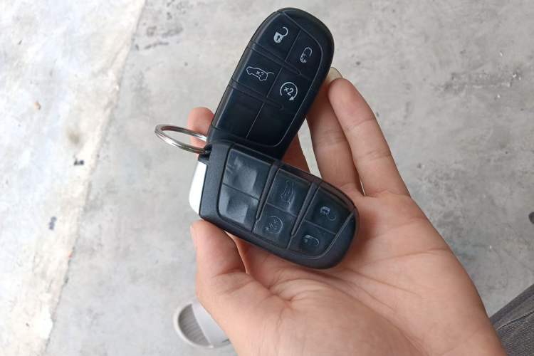 Used Jeep Compass 2019 220T Automatic Four-Wheel Drive High-Performance Flagship Edition Vehicle Key