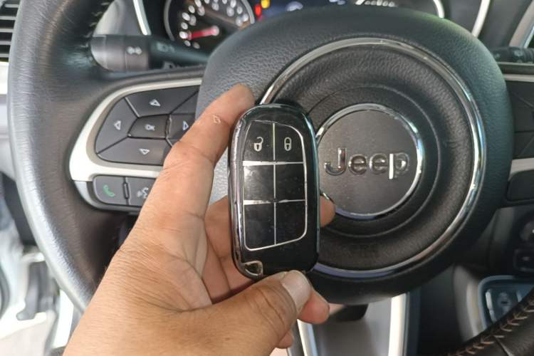 Used Jeep Compass 2019 200T Automatic Family Edition - Connected Large Screen Version Vehicle Key