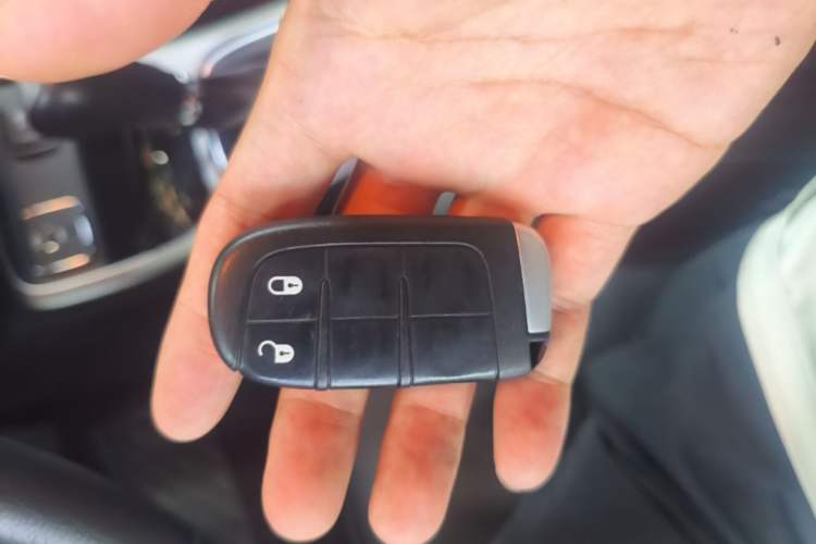 Used Jeep Compass 2019 200T Automatic Family Edition - Connected Large Screen Version Vehicle Key