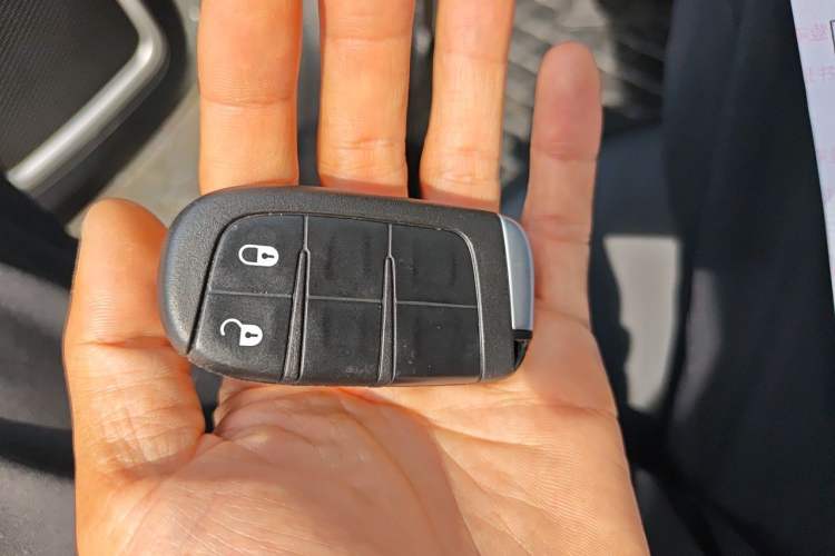 Used Jeep Compass 2019 200T Automatic Family Edition - Connected Large Screen Version Vehicle Key
