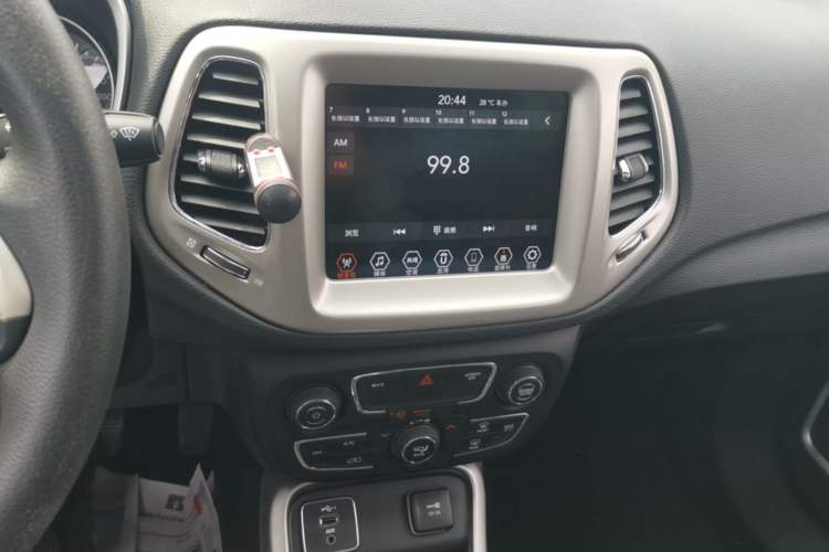 Used Jeep Compass 2020 220T Automatic Leading Edition Audio And AC Panel