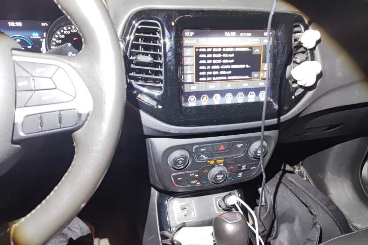 Used Jeep Compass 2020 220T Automatic Elite Edition Audio And AC Panel