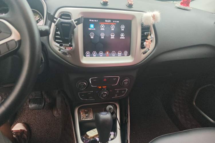 Used Jeep Compass 2020 220T Automatic Leading Edition Audio And AC Panel