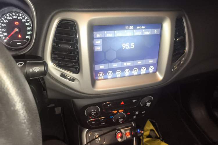 Used Jeep Compass 2020 220T Automatic Leading Edition Audio And AC Panel