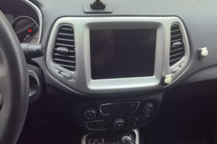 Used Jeep Compass 2020 220T Automatic Leading Edition Audio And AC Panel