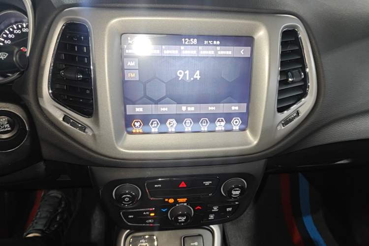 Used Jeep Compass 2020 220T Automatic Leading Edition Audio And AC Panel