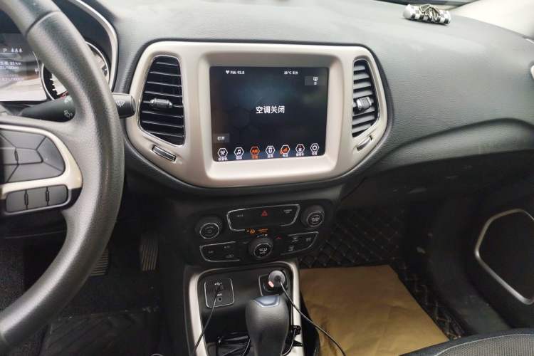 Used Jeep Compass 2020 220T Automatic Leading Edition Audio And AC Panel