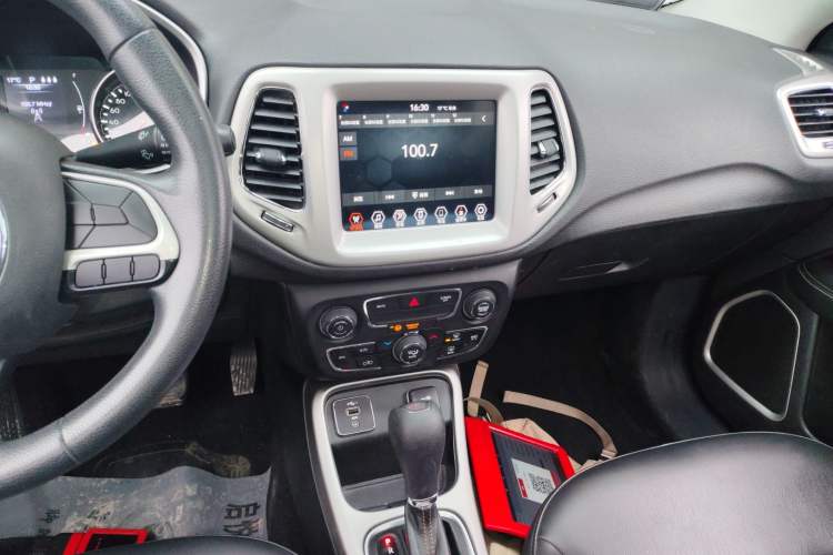 Used Jeep Compass 2020 220T Automatic Leading Edition Audio And AC Panel