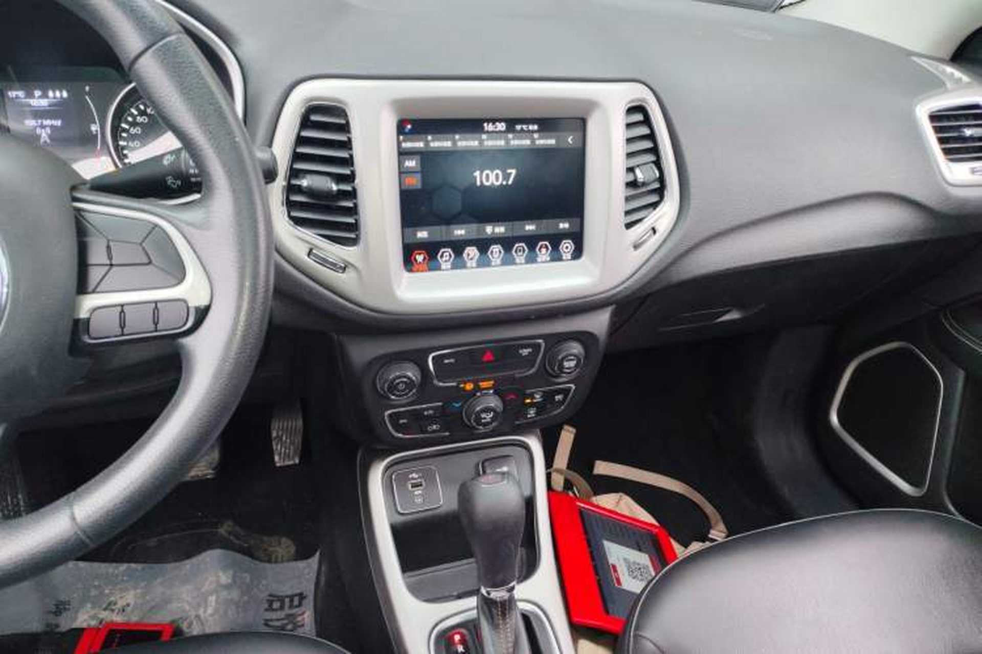 Used Jeep Compass 2020 220T Automatic Leading Edition Audio And AC Panel