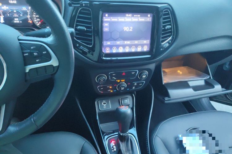Used Jeep Compass 2020 220T Automatic Elite Edition Audio And AC Panel