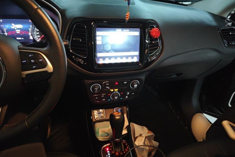 Used Jeep Compass 2020 220T Automatic Elite Edition Audio And AC Panel