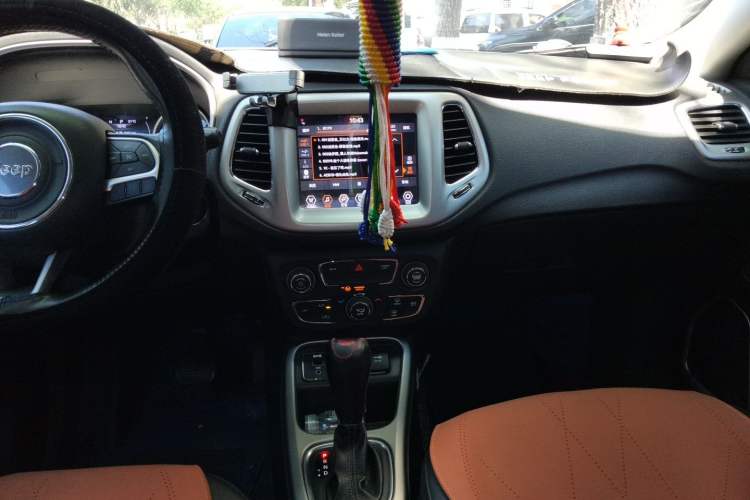 Used Jeep Compass 2020 220T Automatic Leading Edition Audio And AC Panel