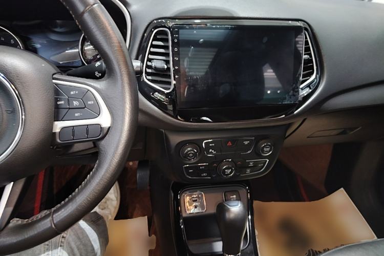 Used Jeep Compass 2020 220T Automatic Elite Edition Center Console
