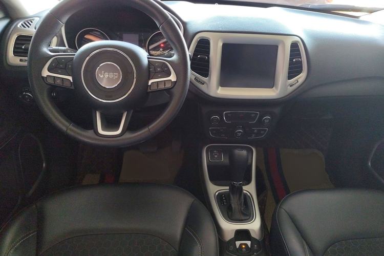 Used Jeep Compass 2020 220T Automatic Leading Edition Center Console