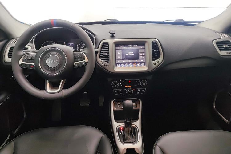Used Jeep Compass 2020 220T Automatic Leading Edition Center Console