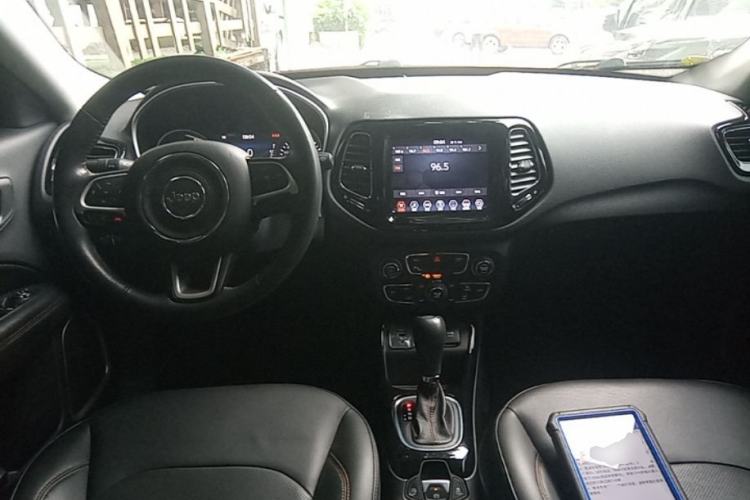 Used Jeep Compass 2020 220T Automatic Elite Edition Center Console