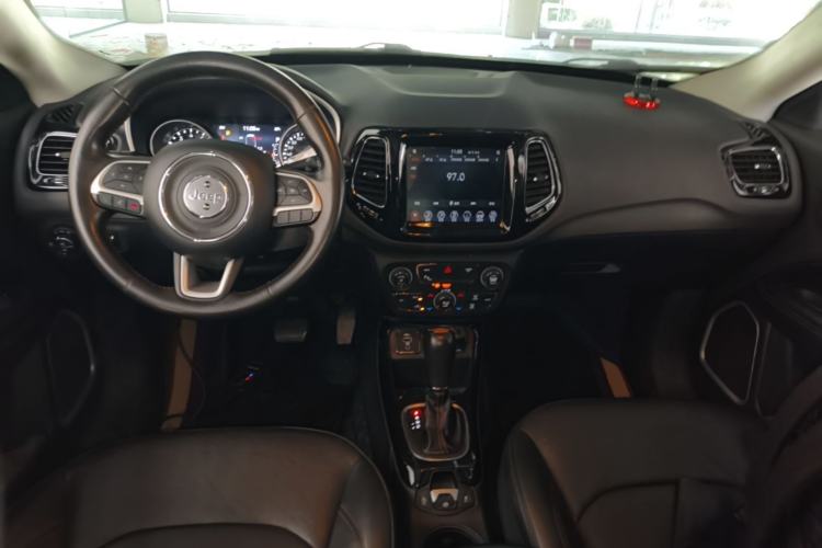 Used Jeep Compass 2020 220T Automatic Elite Edition Center Console