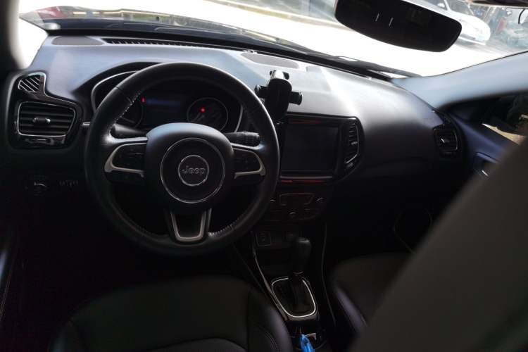 Used Jeep Compass 2020 220T Automatic Elite Edition Center Console